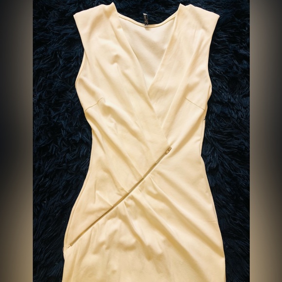 Cefian Front Ruched & Wrap Detail, Ruffle lace Hem Bodycon Dress. Size S - Picture 7 of 8